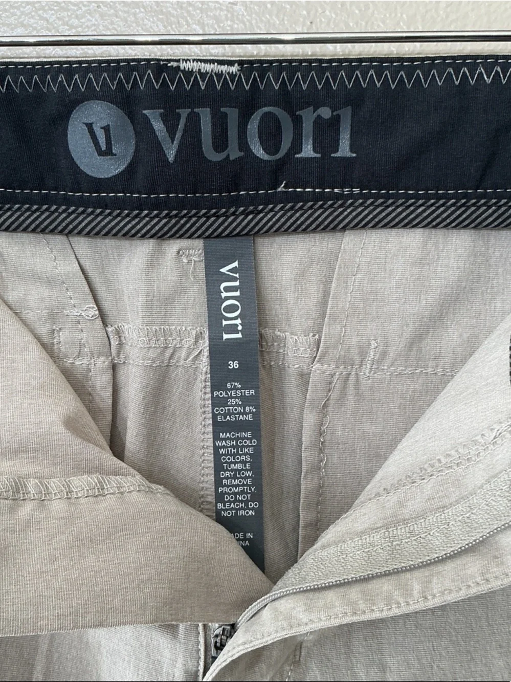 Vuori Men’s Light Gray Flat-Front Performance Shorts - Picture 2 of 5